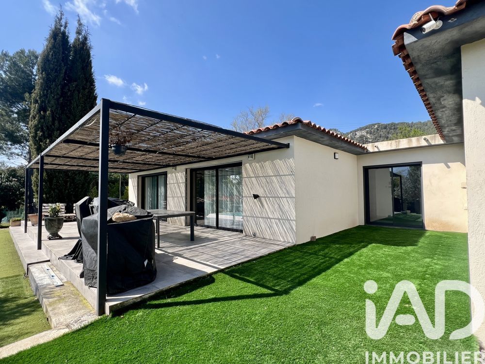 � vendre  Maison Saint-Zacharie (83640)