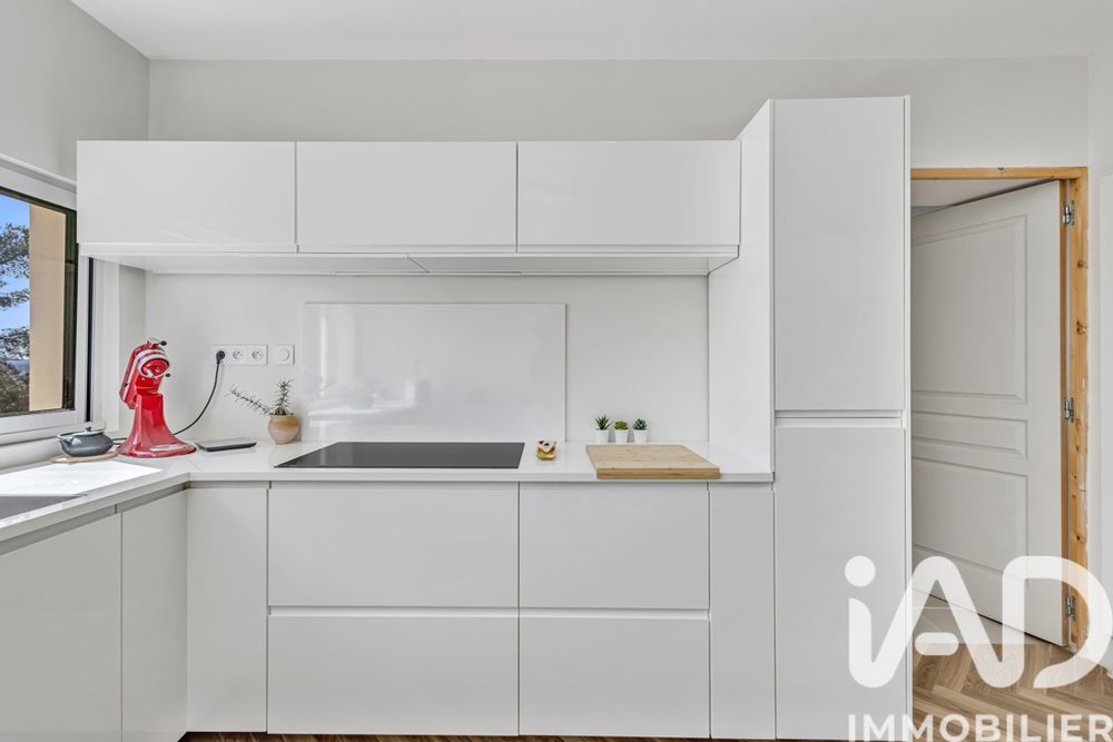 � vendre  Maison �guilles (13510)