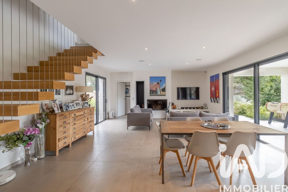 � vendre  Villa Grimaud (83310)