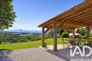  Maison � vendre 15 + pi�ces 660 m�