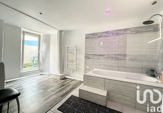  Immeuble � vendre 235 m�