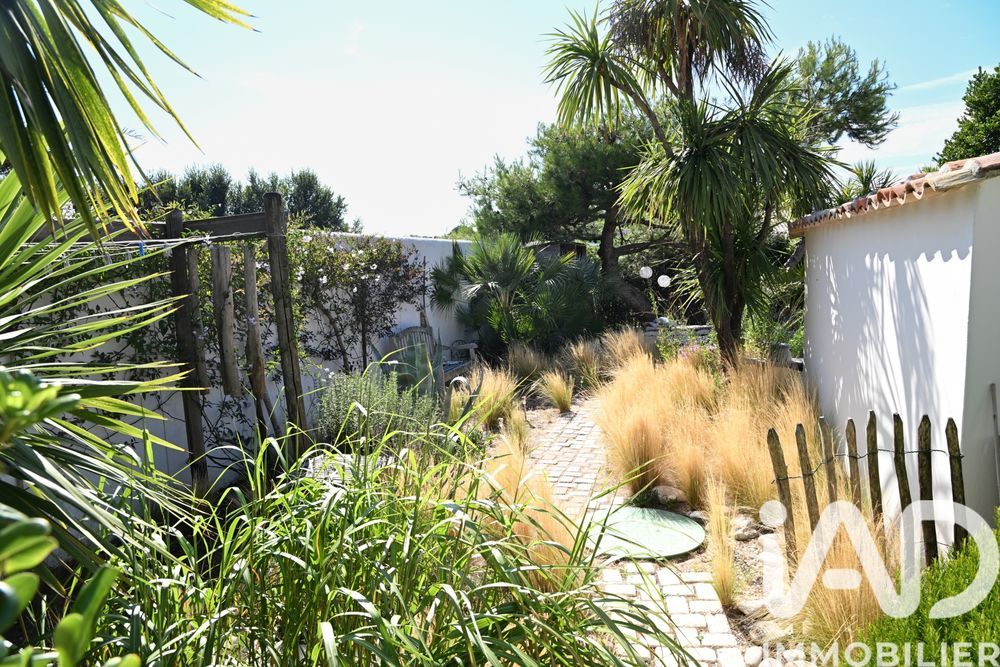 � vendre  Maison Sainte-Marie-de-R� (17740)