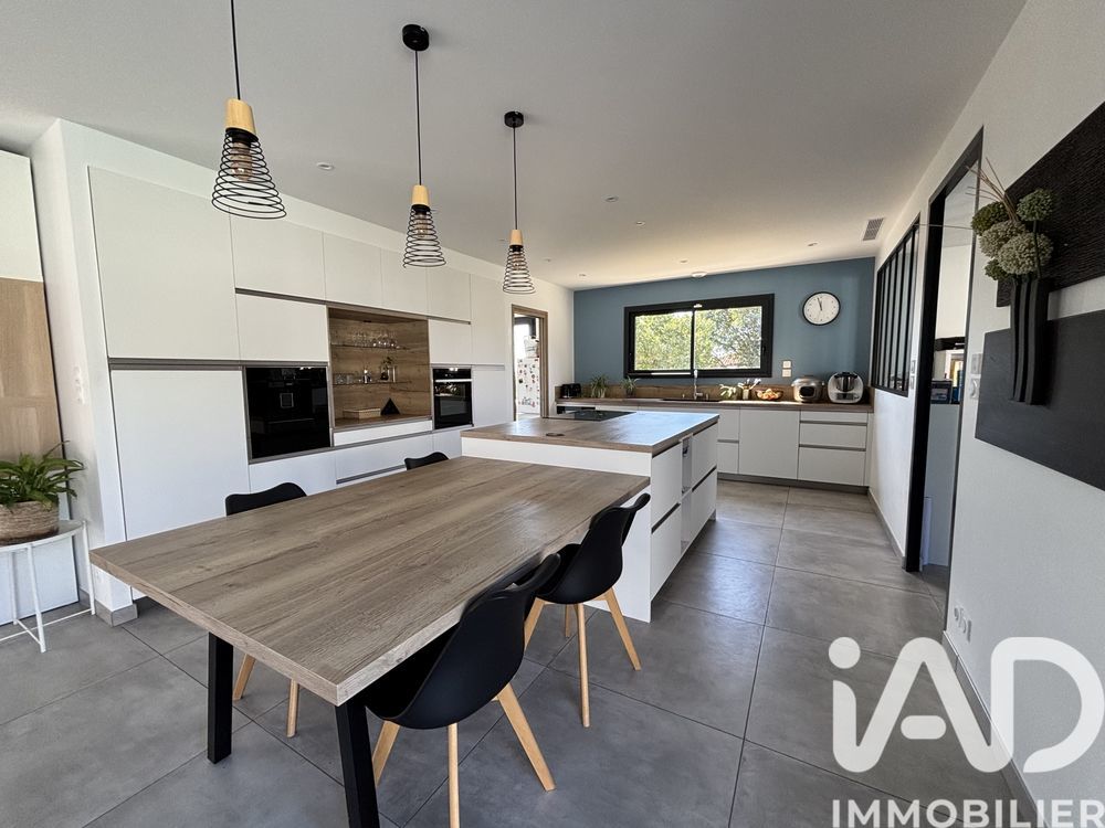 � vendre  Villa Nimes (30900)