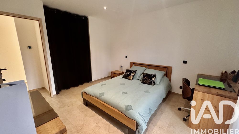 � vendre  Villa Nimes (30900)