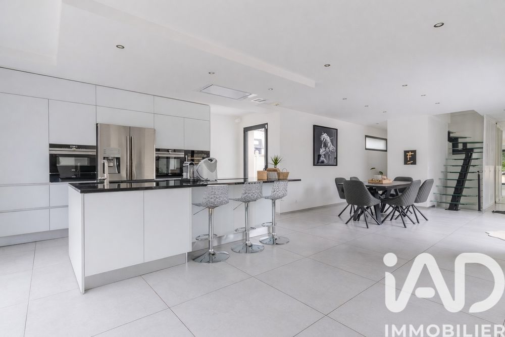 � vendre  Villa Sainte-Genevi�ve-des-Bois (91700)