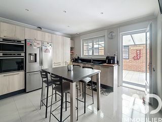  Maison � vendre 8 pi�ces 215 m�