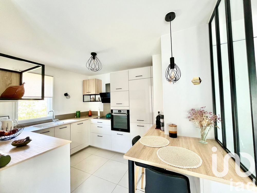 � vendre  Appartement Charbonni�res-les-Bains (69260)