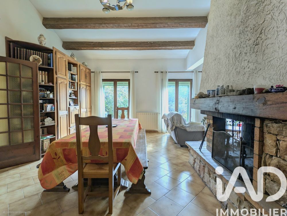 � vendre  Maison Saint-Zacharie (83640)