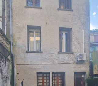  Immeuble � vendre 151 m�