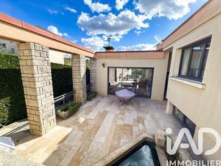  Maison � vendre 9 pi�ces 220 m�