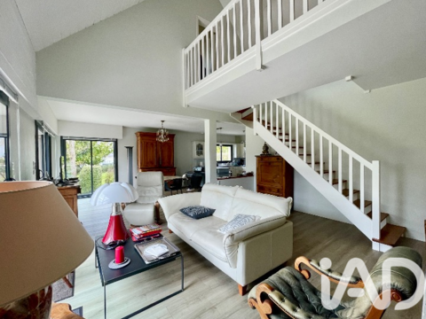   Vente Maison d'architecte 5 pi�ces Villa - 5 pi�ce(s) - 132 m�