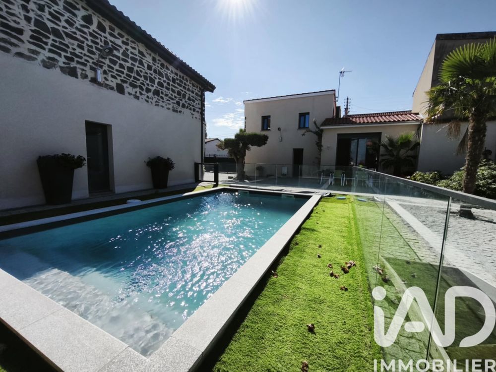 � vendre  Maison Saint-Beauzire (63360)