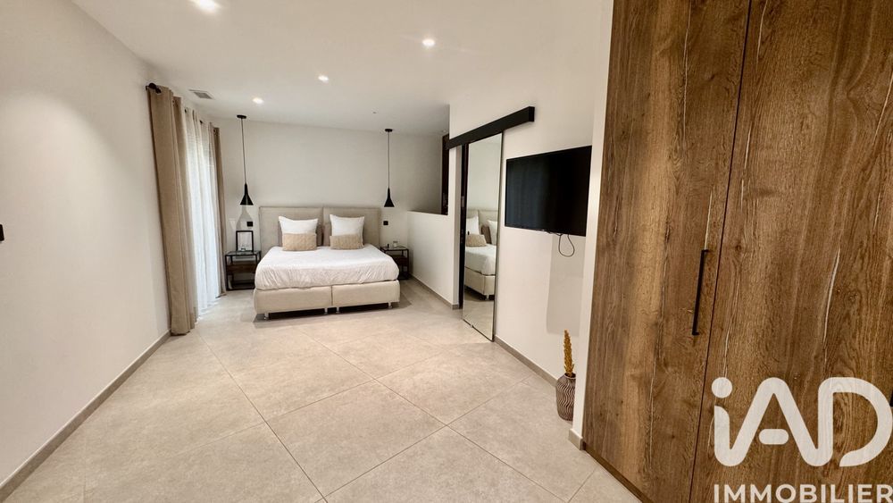 � vendre  Villa Nimes (30900)