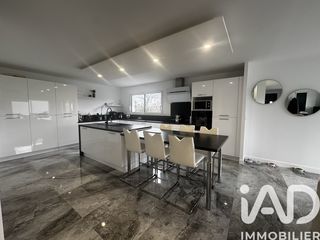  Maison � vendre 6 pi�ces 203 m�