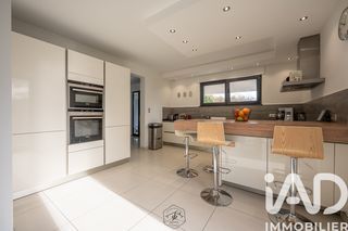  Villa � vendre 9 pi�ces 214 m�