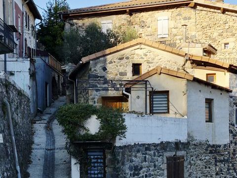   Vente Maison de village 2 pi�ces Maison - 2 pi�ce(s) - 86 m�