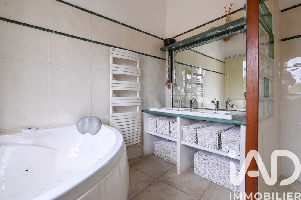 � vendre  Maison Saint-Zacharie (83640)