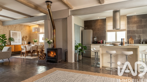   Vente Maison de village 5 pi�ces Maison - 5 pi�ce(s) - 210 m�