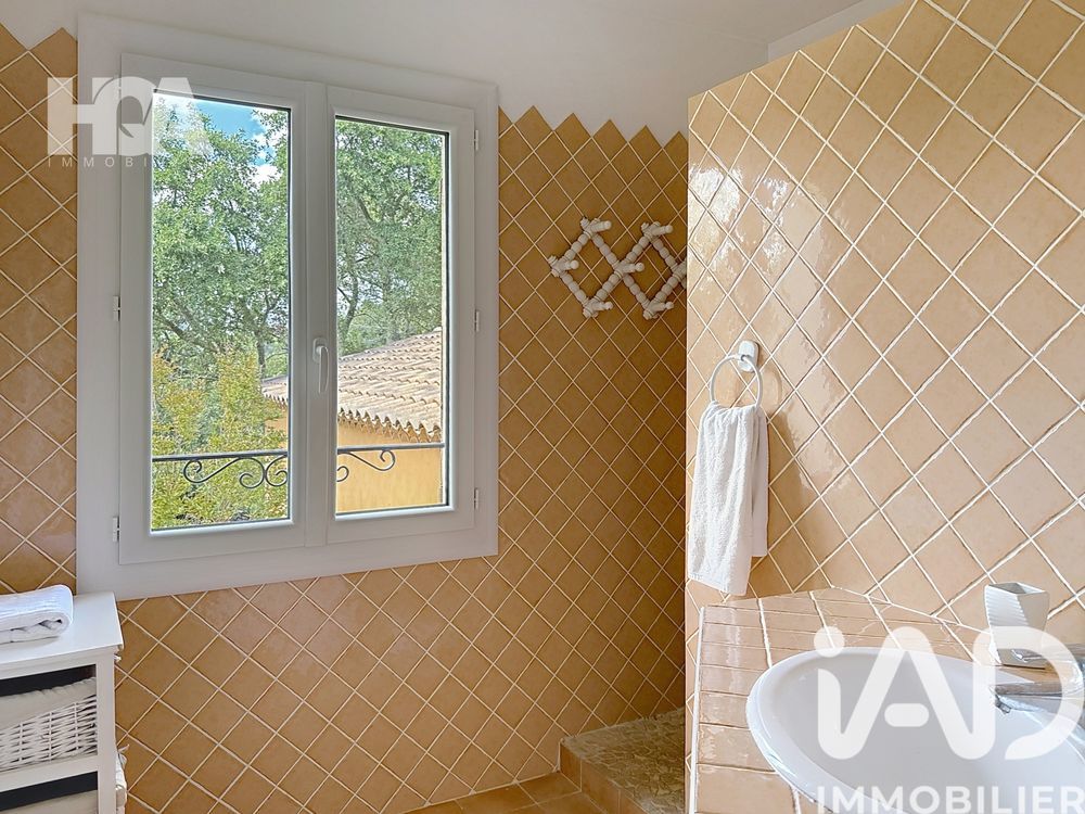 � vendre  Maison Cuers (83390)