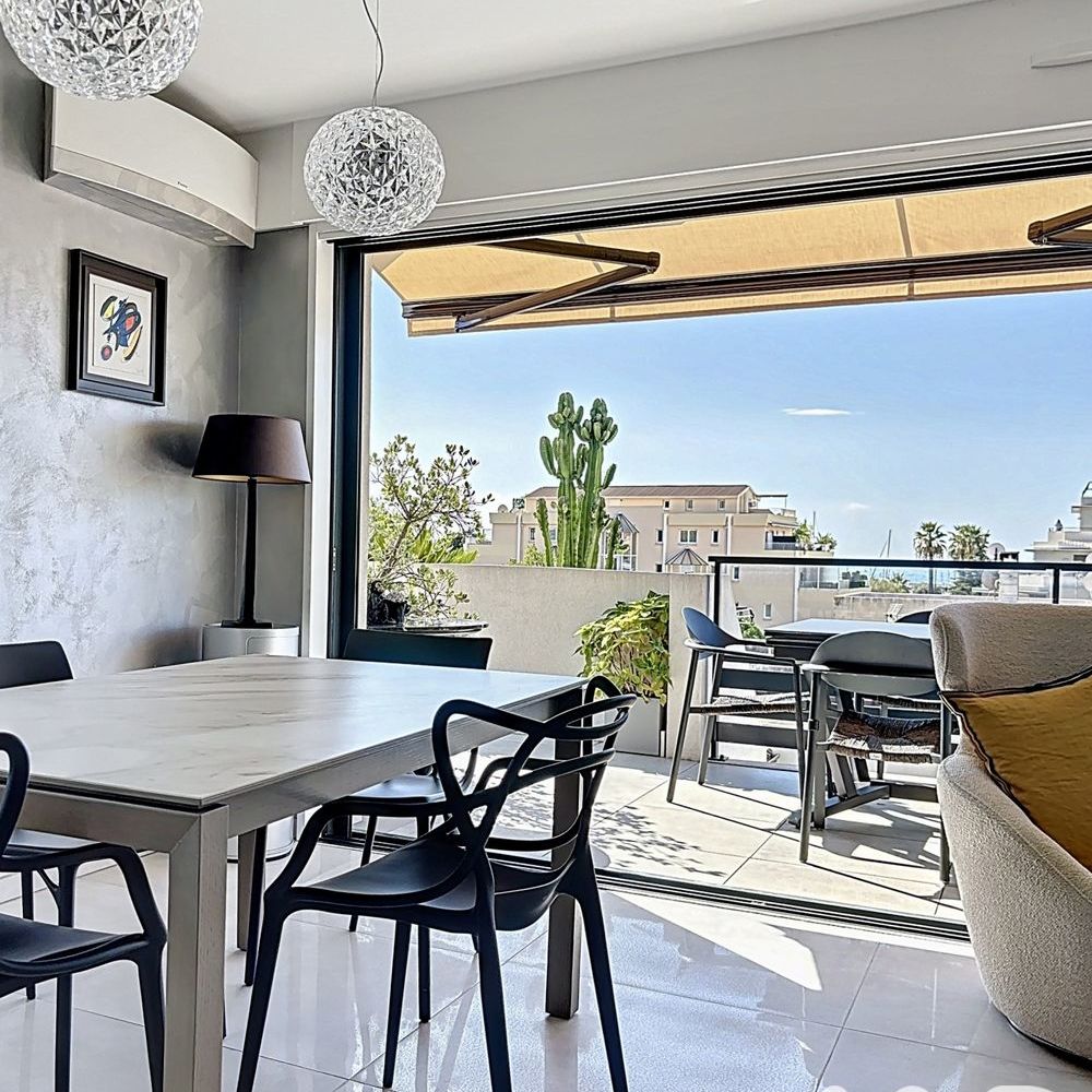 � vendre  Appartement Saint-Laurent-du-Var (06700)