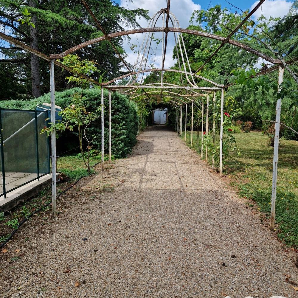 � vendre  Maison Terrasson-Lavilledieu (24120)