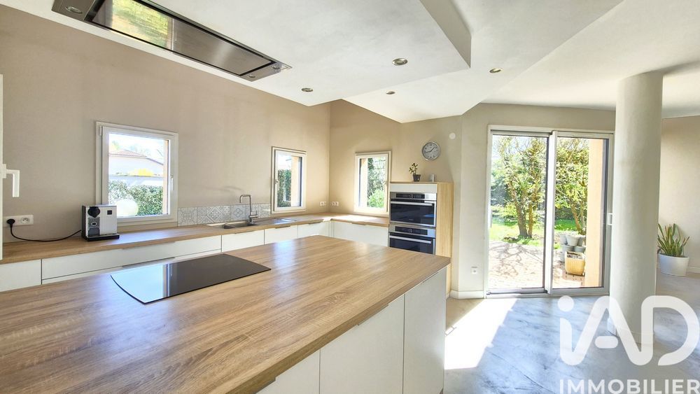 � vendre  Villa Ch�teau-Gaillard (01500)