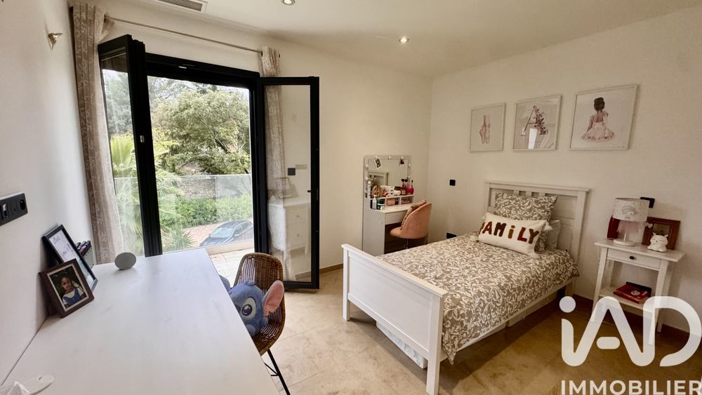 � vendre  Villa Nimes (30900)