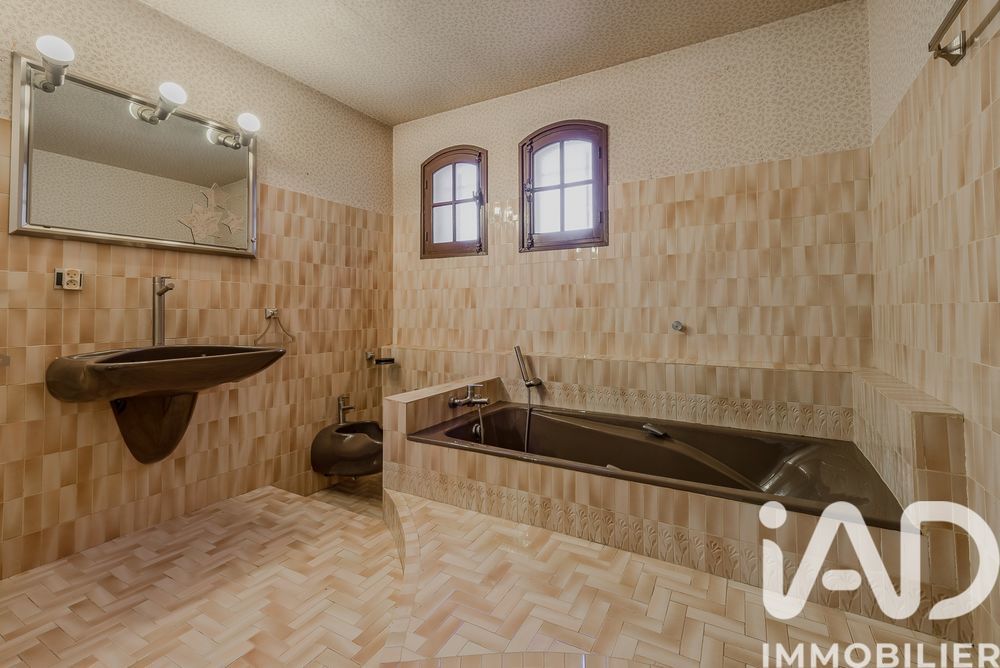 � vendre  Maison �guilles (13510)