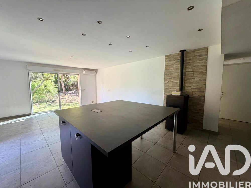 � vendre  Maison Saint-Zacharie (83640)