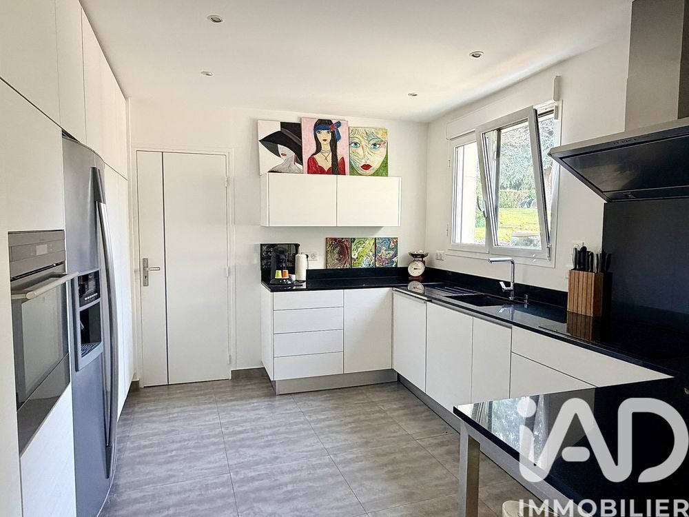 � vendre  Maison Montfort-l'Amaury (78490)