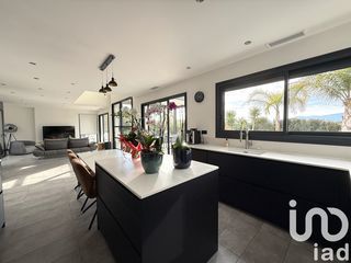  Maison � vendre 5 pi�ces 219 m�