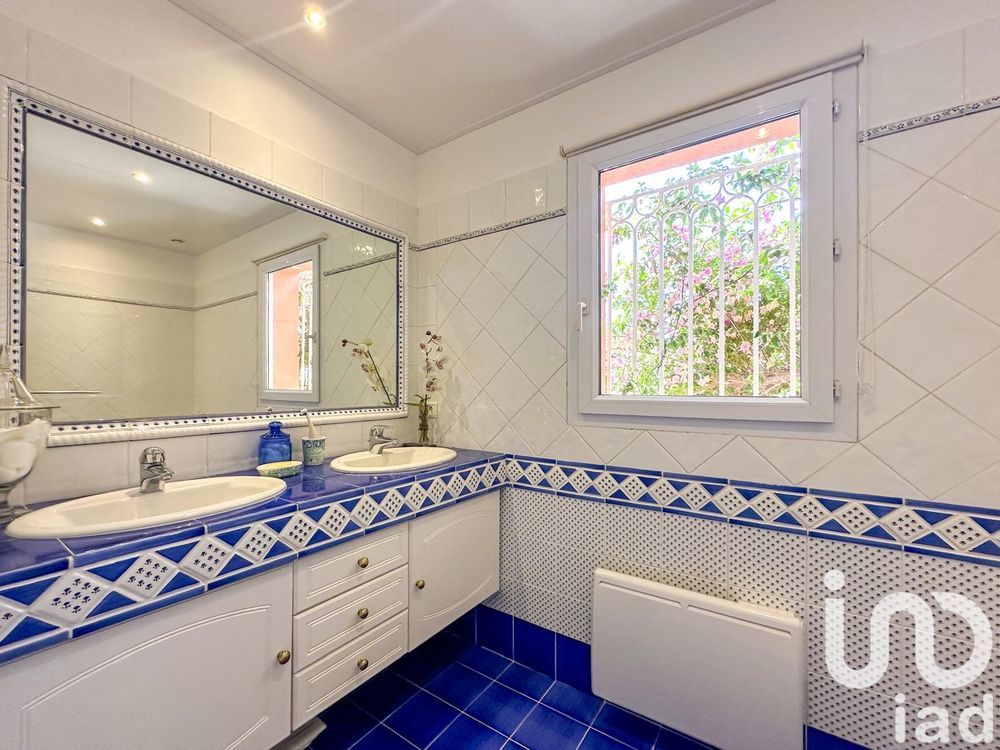 � vendre  Villa Roquebrune-sur-Argens (83520)