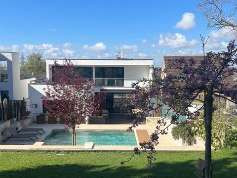   Vente Maison d'architecte 7 pi�ces Villa - 7 pi�ce(s) - 205 m�