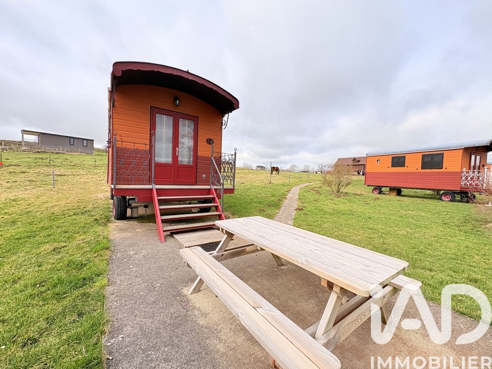 � vendre  Maison Saint-Martin-Valmeroux (15140)