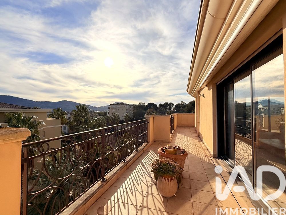 � vendre  Appartement Hy�res (83400)
