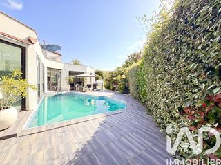  Villa � vendre 6 pi�ces 220 m�