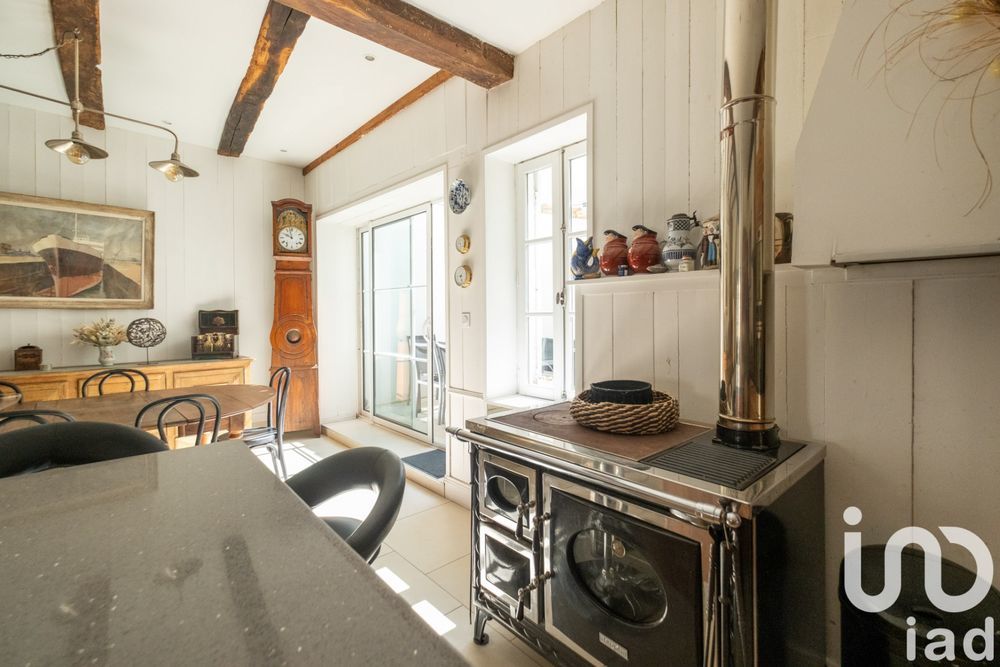 � vendre  Maison Saint-Martin-de-R� (17410)