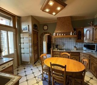  Maison � vendre 9 pi�ces 208 m�