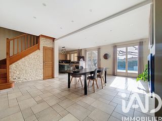  Maison � vendre 8 pi�ces 218 m�