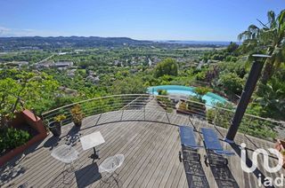  Villa � vendre 8 pi�ces 300 m�