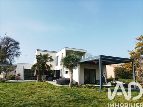   Vente Maison d'architecte 6 pi�ces Villa - 6 pi�ce(s) - 165 m�