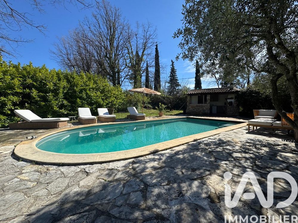 � vendre  Maison Saint-Paul-en-For�t (83440)