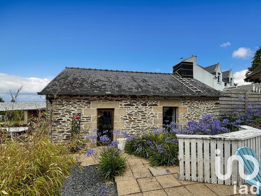 � vendre  Maison Saint-Hernin (29270)