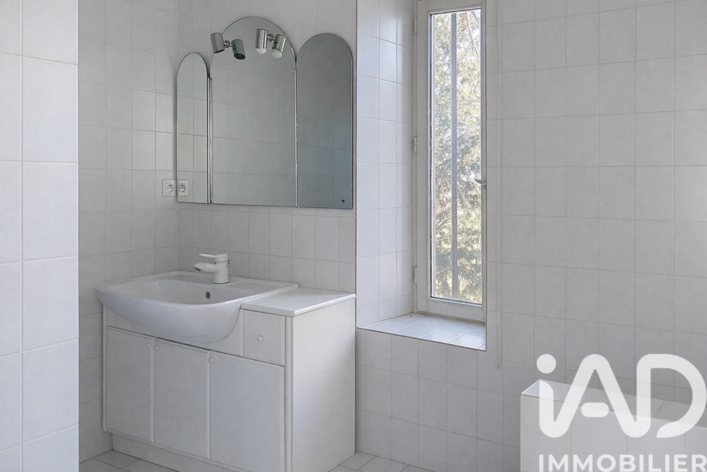 � vendre  Maison Opp�de (84580)