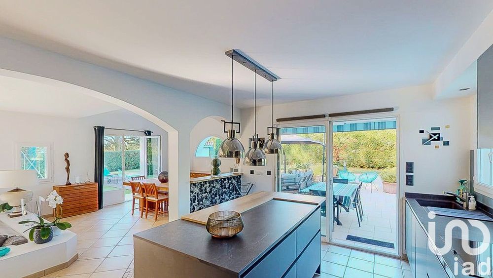 � vendre  Maison Bassussarry (64200)