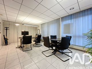  Immeuble � vendre 665 m�