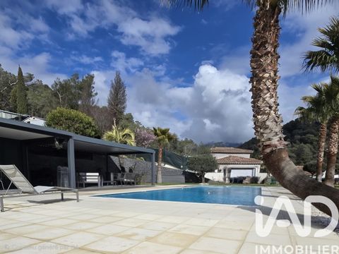   Vente Maison d'architecte 6 pi�ces Villa - 6 pi�ce(s) - 200 m�