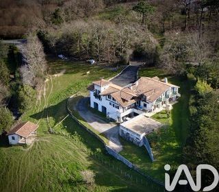  Villa � vendre 10 pi�ces 300 m�