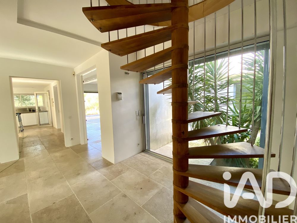 � vendre  Villa N�mes (30000)