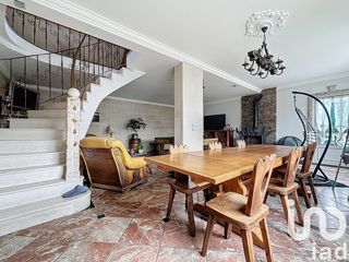  Maison � vendre 6 pi�ces 225 m�